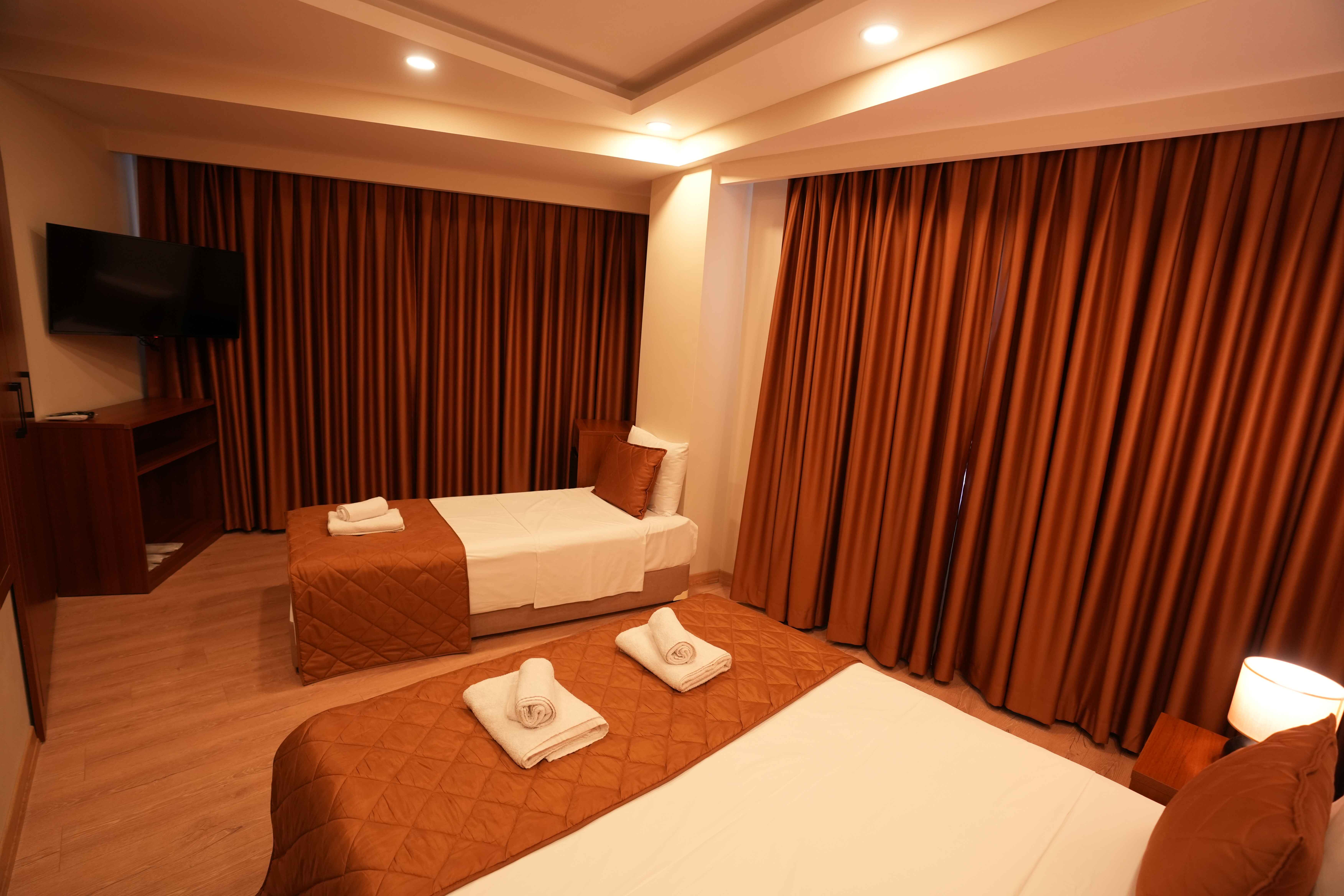 Family Room - Image 4